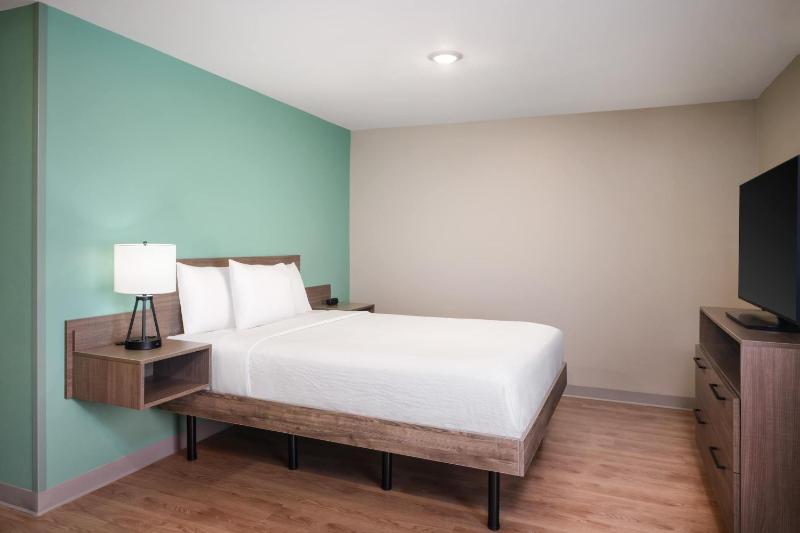 ECHO Suites Extended Stay by Wyndham Savannah Pooler - image 40