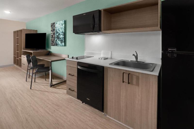 ECHO Suites Extended Stay by Wyndham Savannah Pooler - image 13