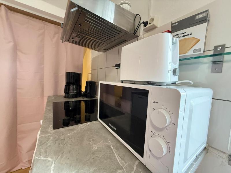 Workers Studio Apartment With 3 Beds And Free Parking - image 13