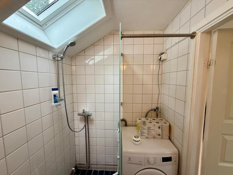 Workers Studio Apartment With 3 Beds And Free Parking - image 16