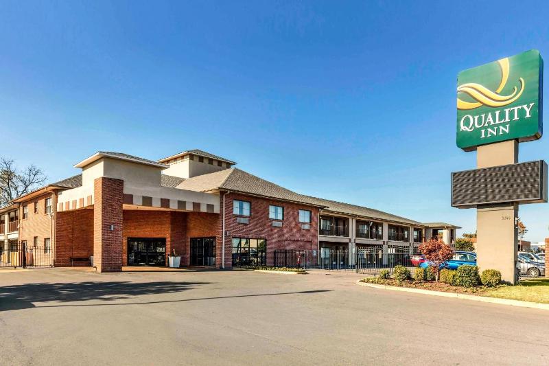 Quality Inn Memphis Airport - image 13
