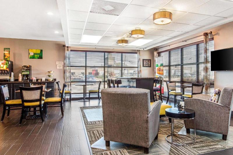 Quality Inn Memphis Airport - image 26