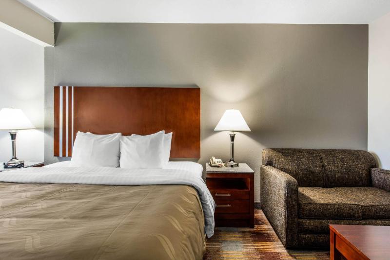 Quality Inn Memphis Airport - image 20