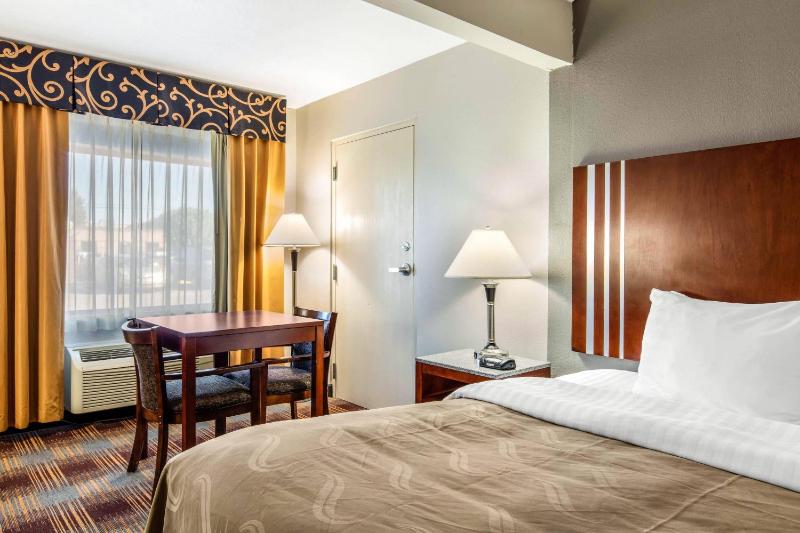 Quality Inn Memphis Airport - image 3