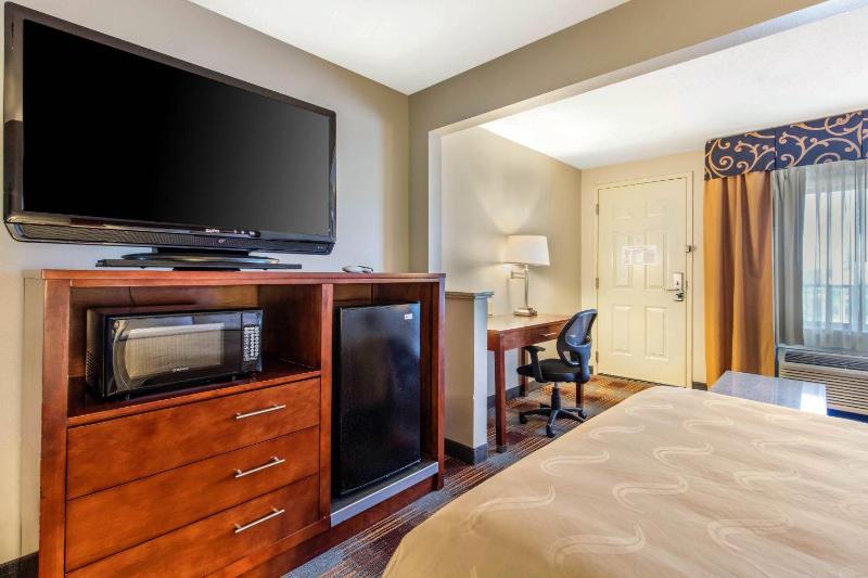 Quality Inn Memphis Airport - image 24