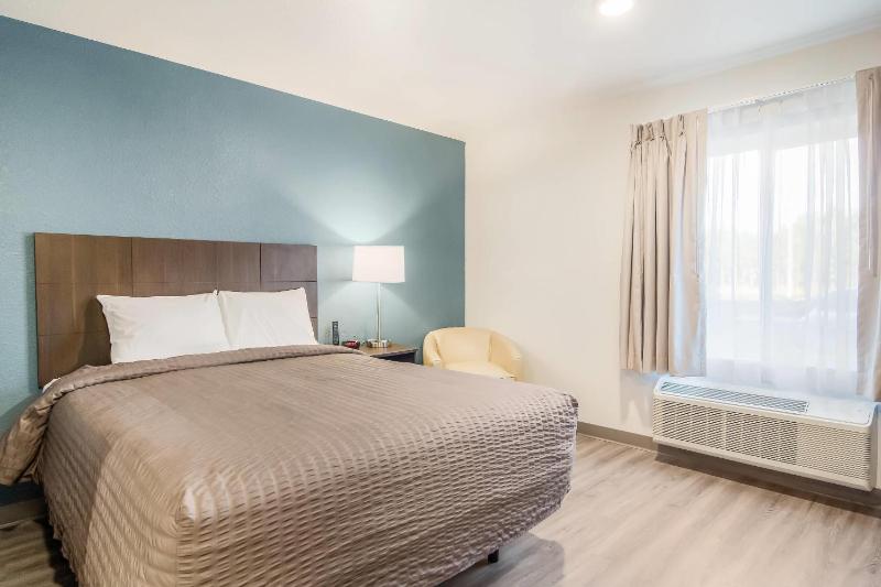 WoodSpring Suites Jacksonville Baymeadows - image 3