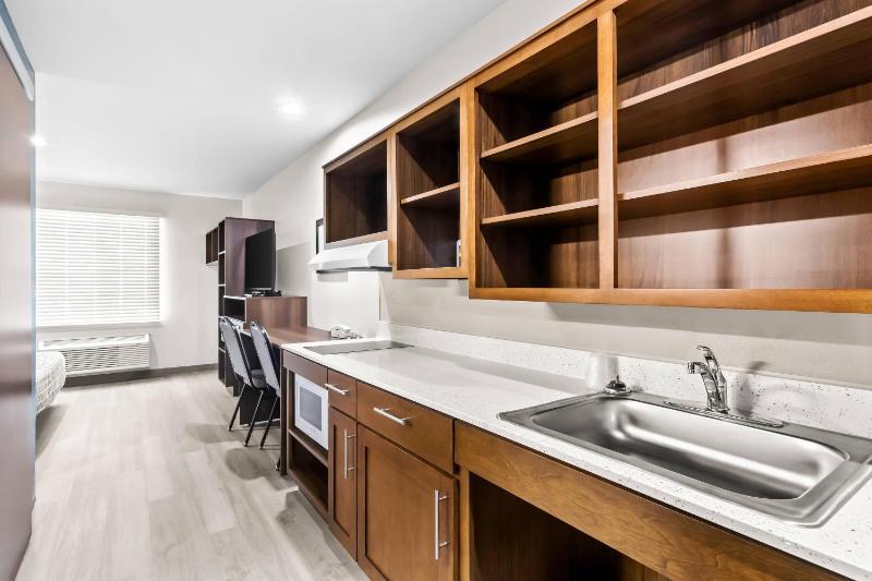 WoodSpring Suites South Houston Hobby - image 6