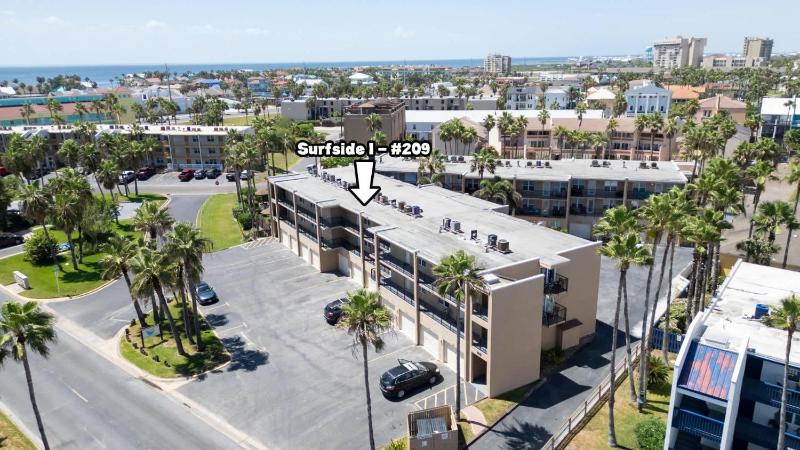 2BR Half Block to Beach Garage Heated Pool apts - image 8