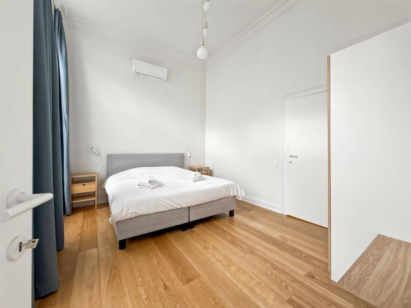 Charming 1-Bedroom Apartment in Vibrant Ixelles Brussels - image 4