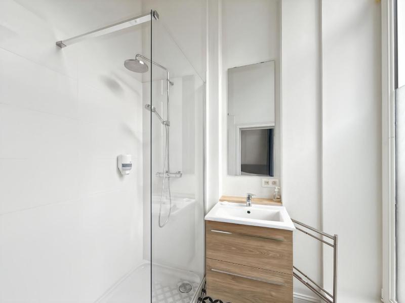Charming 1-Bedroom Apartment in Vibrant Ixelles Brussels - image 5
