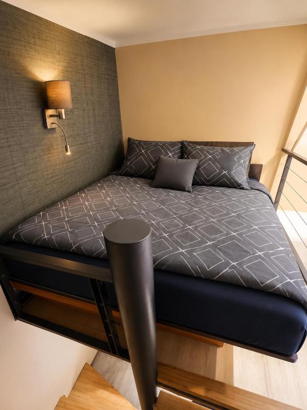 Lux S Central Apartment - image 2