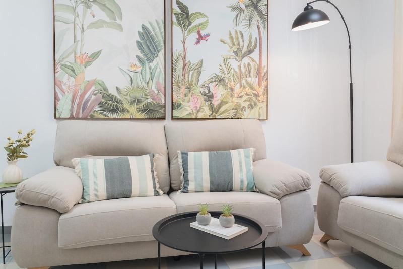 Seaside promenade 40 seconds away on foot - image 3