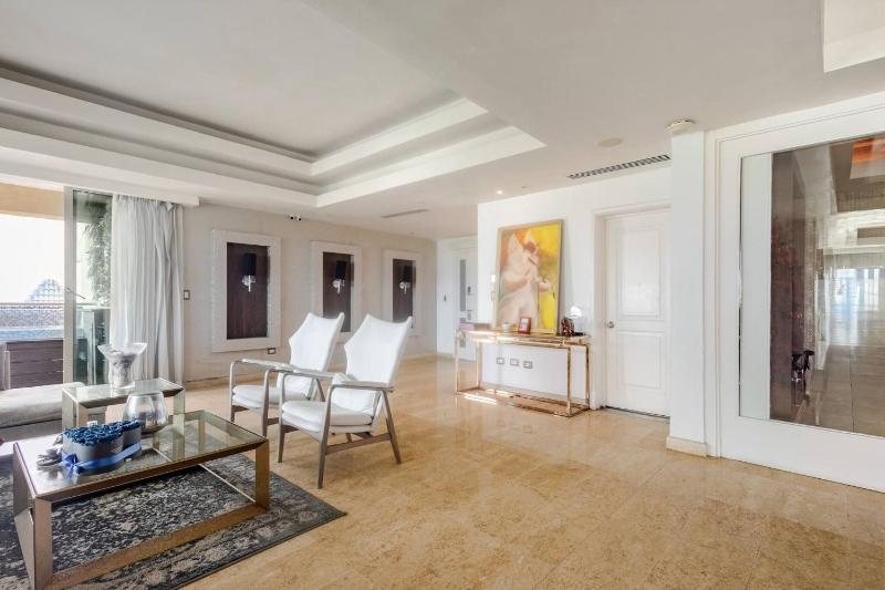 Apartamento de Lujo Frente al Mar con Jacuzzi - image 13