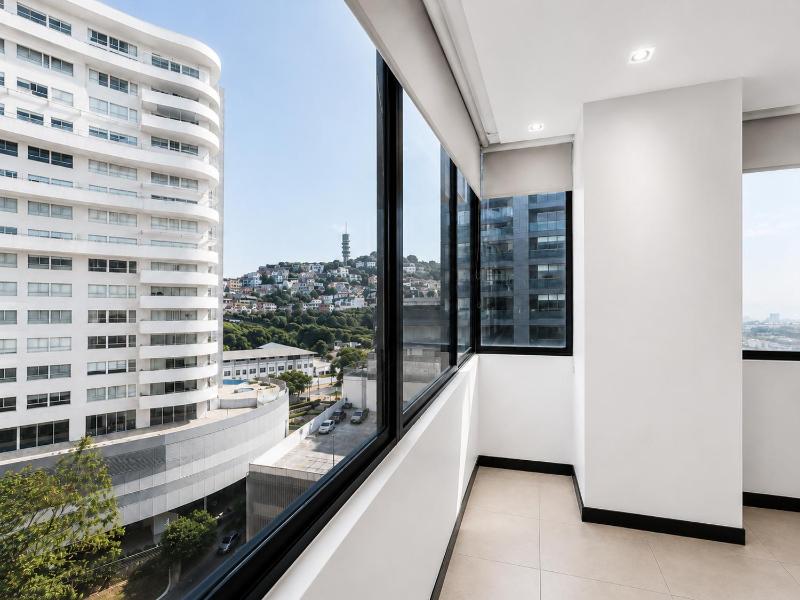Suite Esquinera con Vista al Rio Puerto Santa Ana Guayaquil - image 8