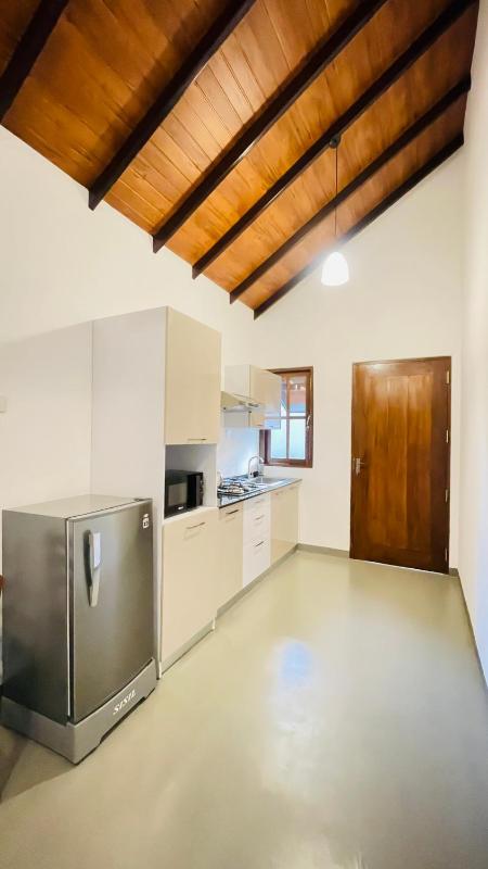 Thalalla White Gate - image 8