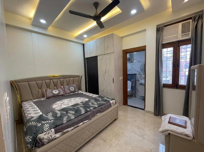 Luxurious 4BHK Near Max Hospital-Vaishali - image 9