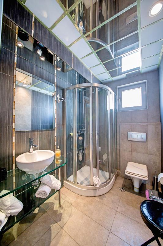 Comfy Boutique Hotel - image 30