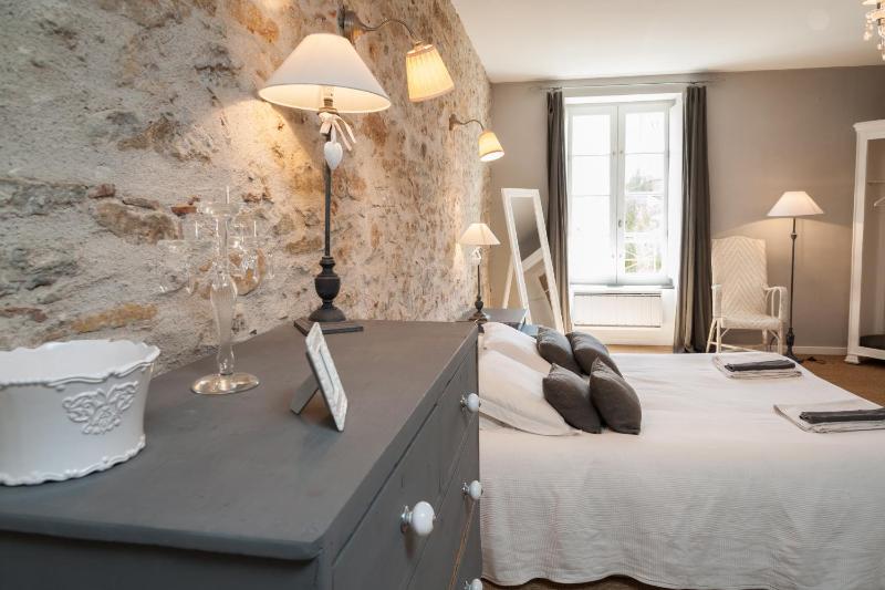 Double Room image 3