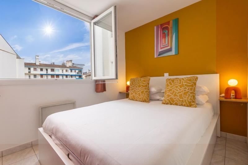 My elegant Studio in center of Cannes Festival - image 11
