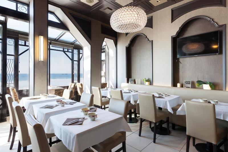 Les Ambassadeurs Logis Hotel sa crêperie et son rooftop - Saint Malo Plage - image 47