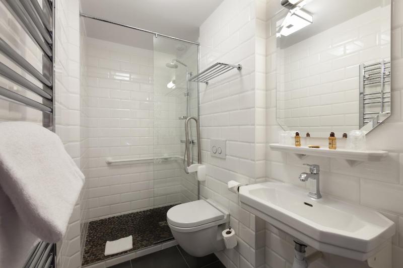 Double Room with Sea View image 4