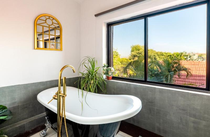 6 BHK Adarsh Bungalow - image 6