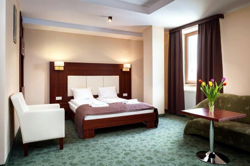 Double Room image 3
