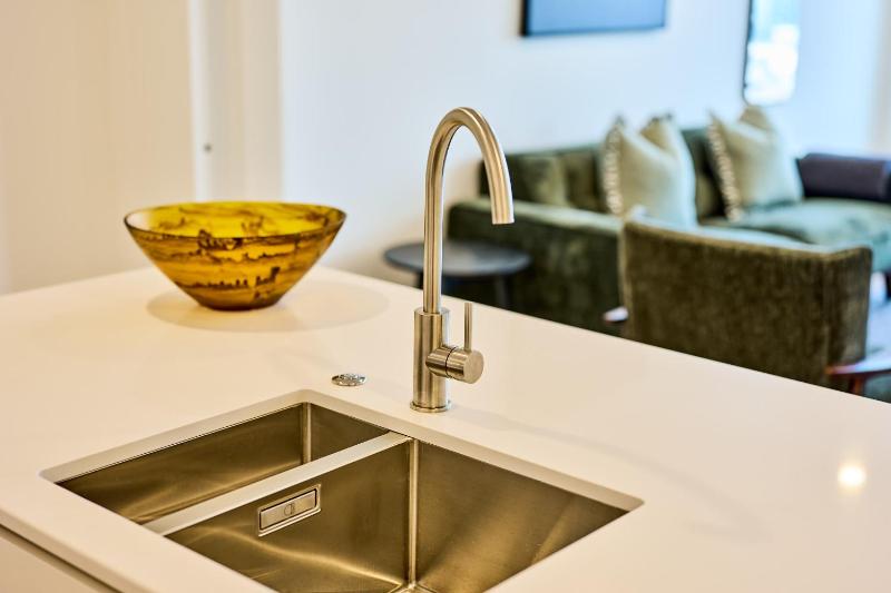 Central Te Aro 2BR with Balcony & City Views - image 20