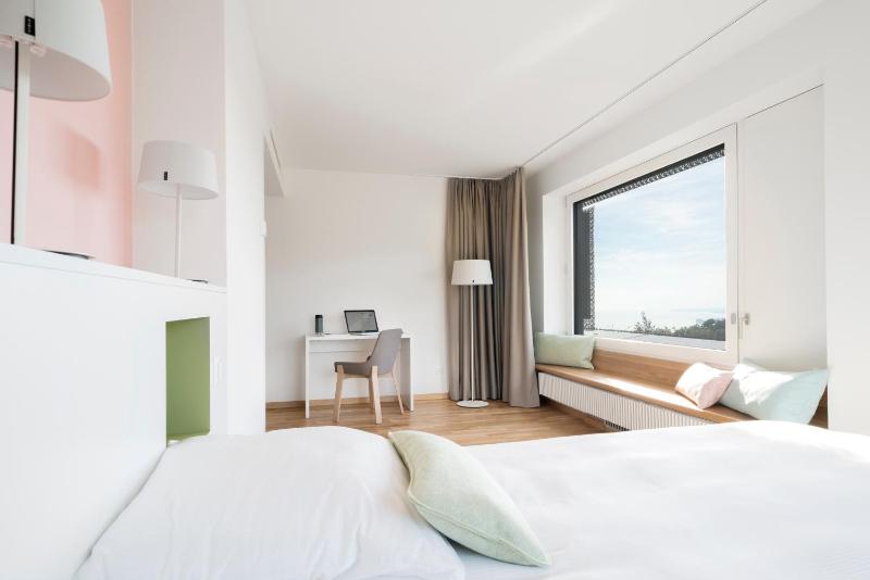 Double or Twin Room image 4