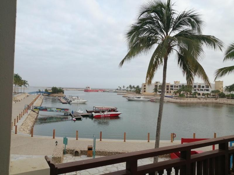Hawana Luxury Escape Pool Marina and Beach - image 2