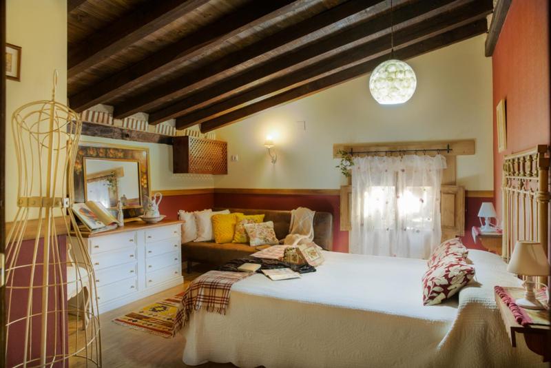 Two-Bedroom Villa (2 - 4 Adults) image 4