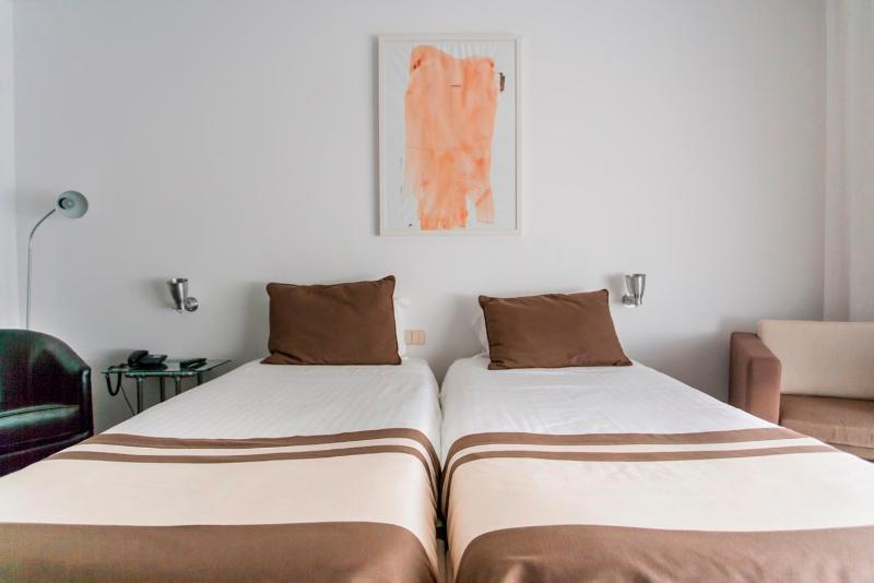 Superior Double or Twin Room image 4