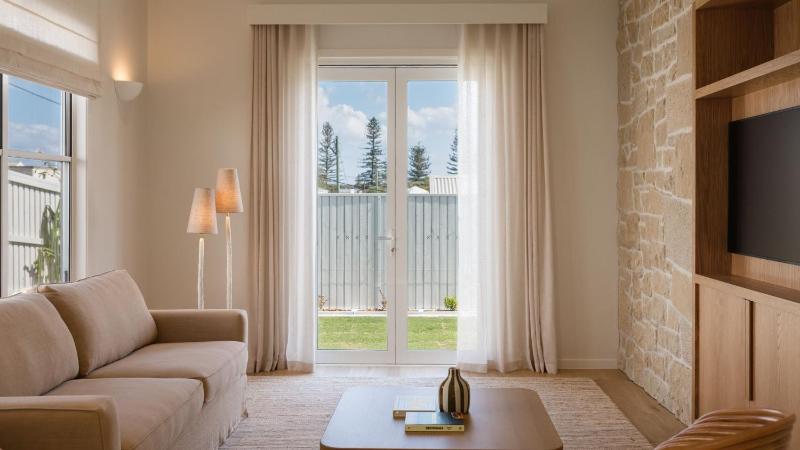 Clarence House- A Stay Above The Ordinary - Holiday Yamba - image 6