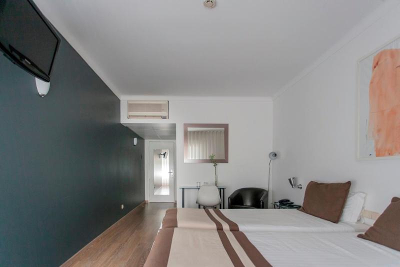 Superior Double or Twin Room image 3