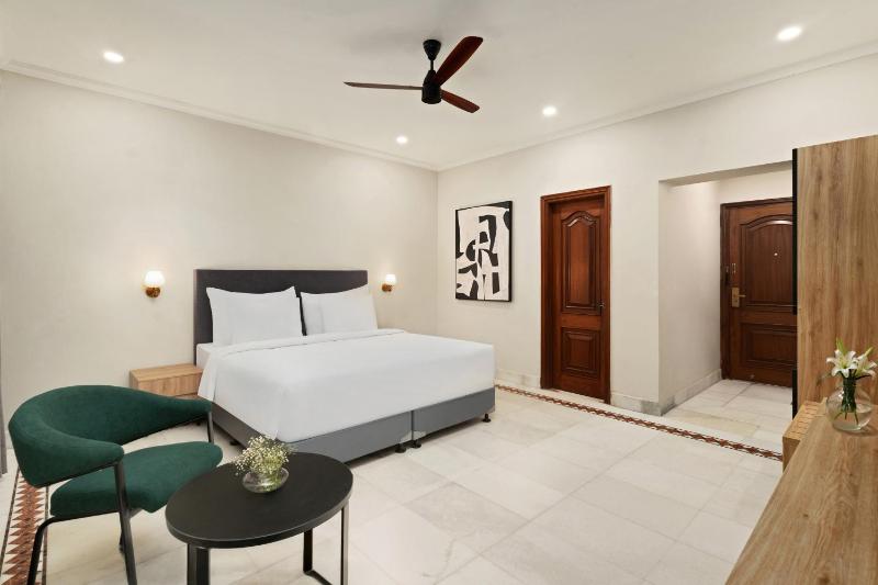 Country Inn Smart Stays - Golf Course Road - image 2