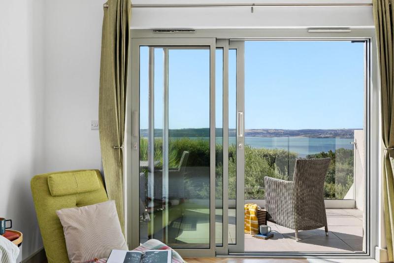 Seacroft - 6 guests 3 bedrooms WiFi dog friendly sea view - image 11