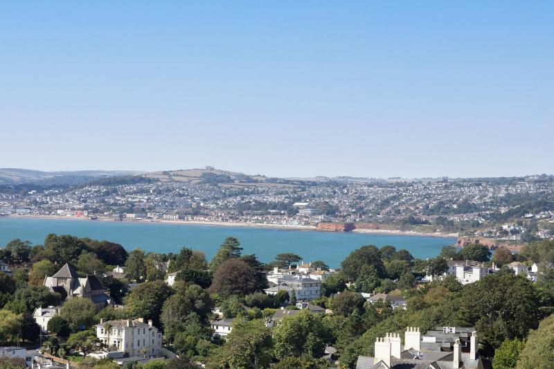Seacroft - 6 guests 3 bedrooms WiFi dog friendly sea view - image 5