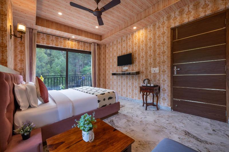 Splendid Retreat Hotels Kasauli - Vacation River View Balcony Traking Camping Bonfire Family Groups Forest Treks Memories - image 7