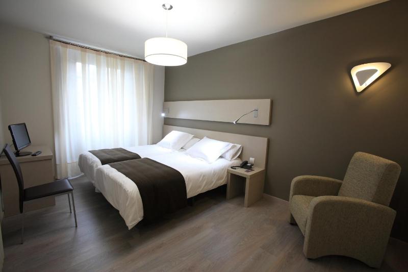 Triple Room image 2