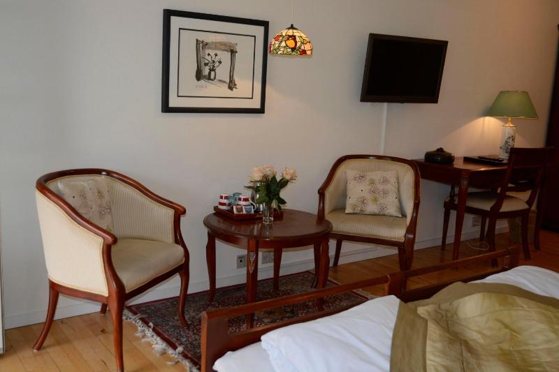 Superior Double Room image 4