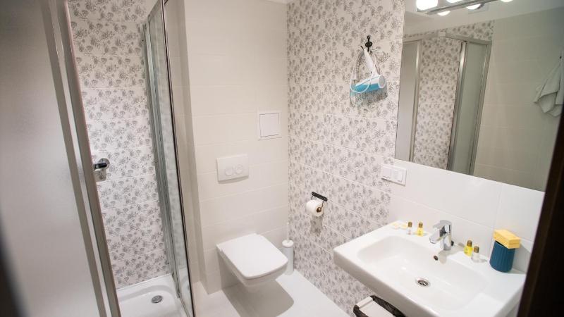 Deluxe Room image 2