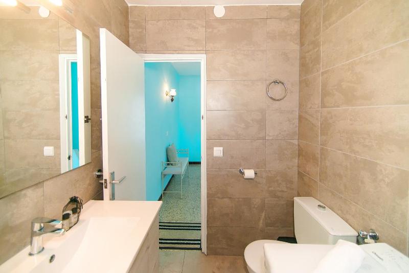 WELCS CASA 441 EMP con piscina y vista al canal - image 12