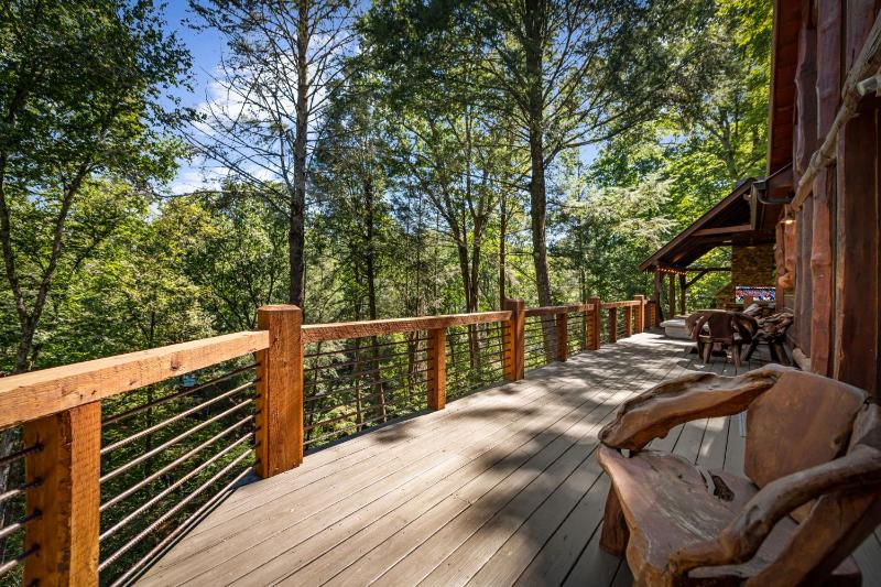 Four Seasons Mountain Escape - image 9