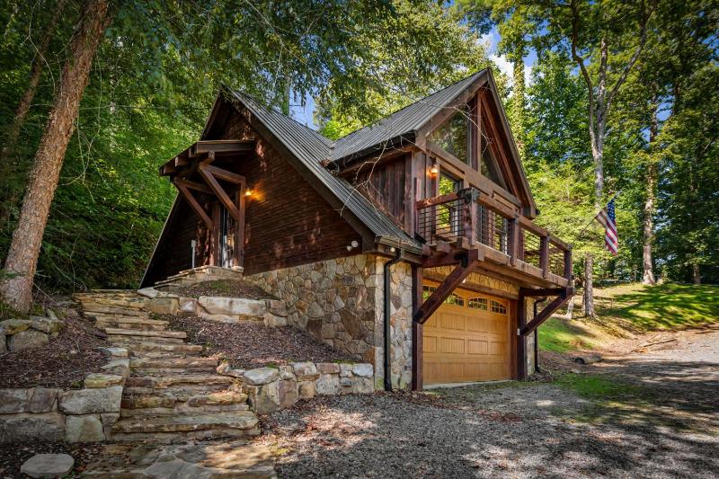 Four Seasons Mountain Escape - image 18