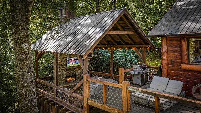Four Seasons Mountain Escape - image 12