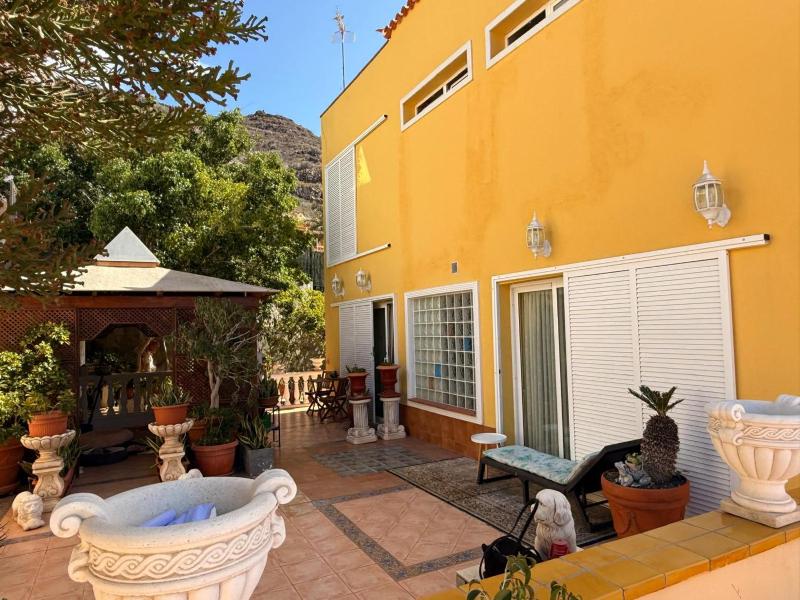 Villa Costa Adeje 4-bedrooms - image 3