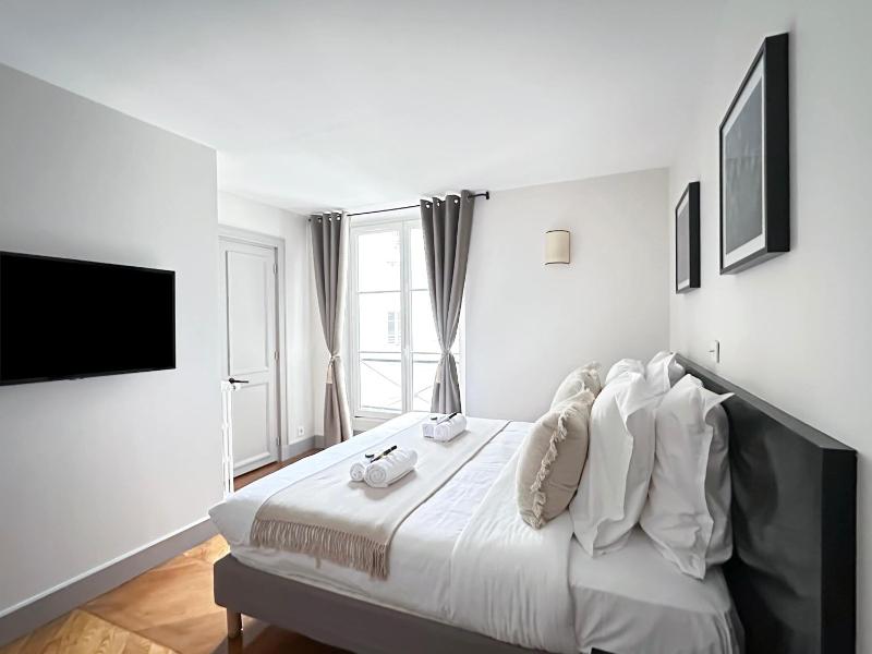 Luxembourg Gardens Prestige flat for 8 lift 4 BR - image 16