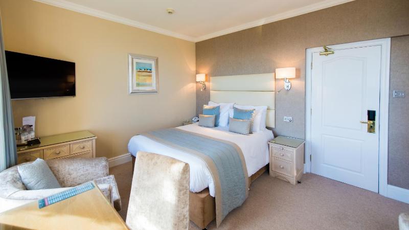 Double or Twin Room image 2