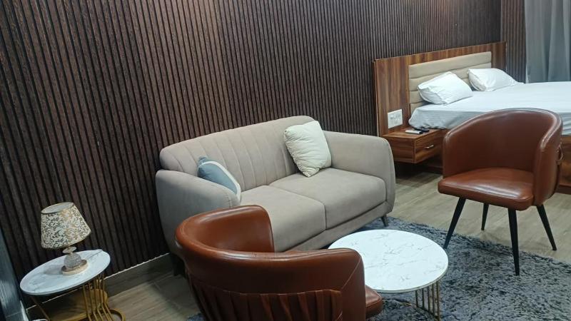 Gaur city premium Studio - image 1