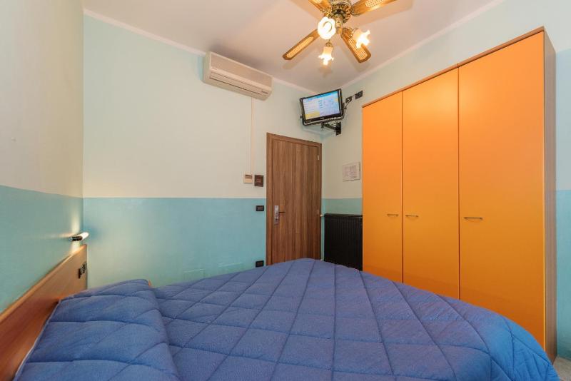 Double Room image 2